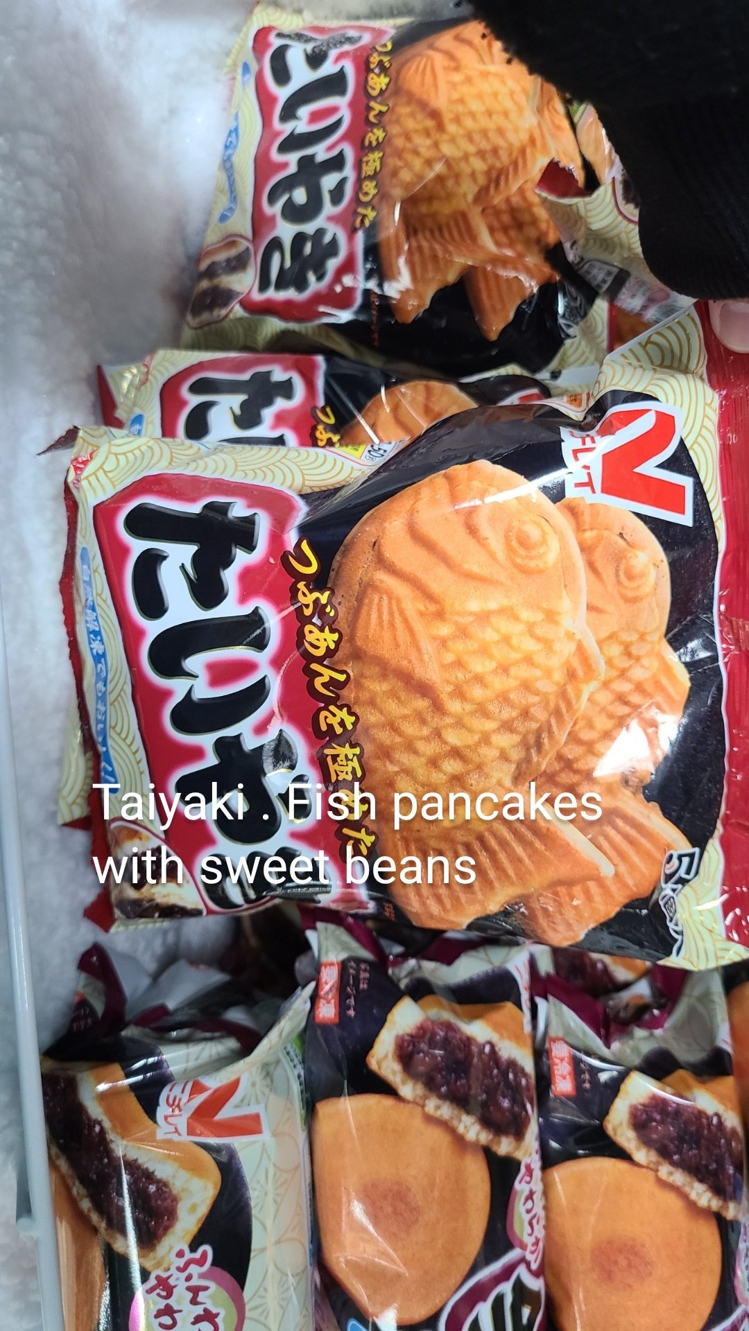 Taiyaki . Fish pancakes with sweet beans